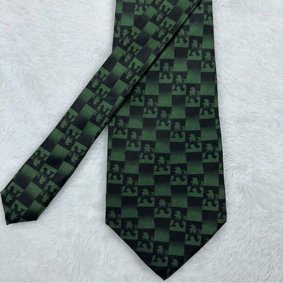 Macy’s Oakland A’s black and green logo necktie - Picture 2 of 5